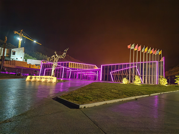 城市亮化是现代城市建设的重要组成部分，它不仅可以美化城市的夜景，还能提升城市的整体形象。随着科技的不断进步，城市亮化也得到了更多的关注和创新。本文将介绍一些关于城市亮化的创意和技术，帮助读者了解徽县城市亮化的重要性以及如何进行徽县城市亮化的规划和实施。